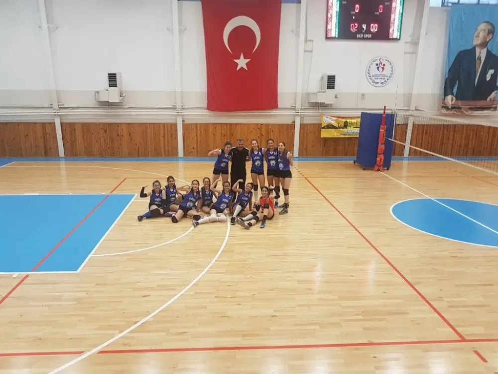 Türkiye Yüzme Federasyonu Tozkoparan Olimpik Havuzu — Yüzme Havuzları, Güngören · fotoğraf 2