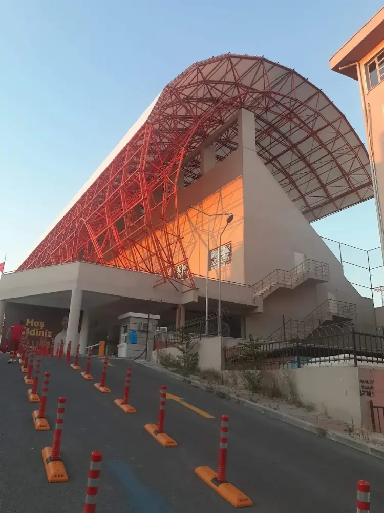 Güngören Spor Kompleksi Ve Stadı — Yüzme Havuzları, Güngören · fotoğraf 4