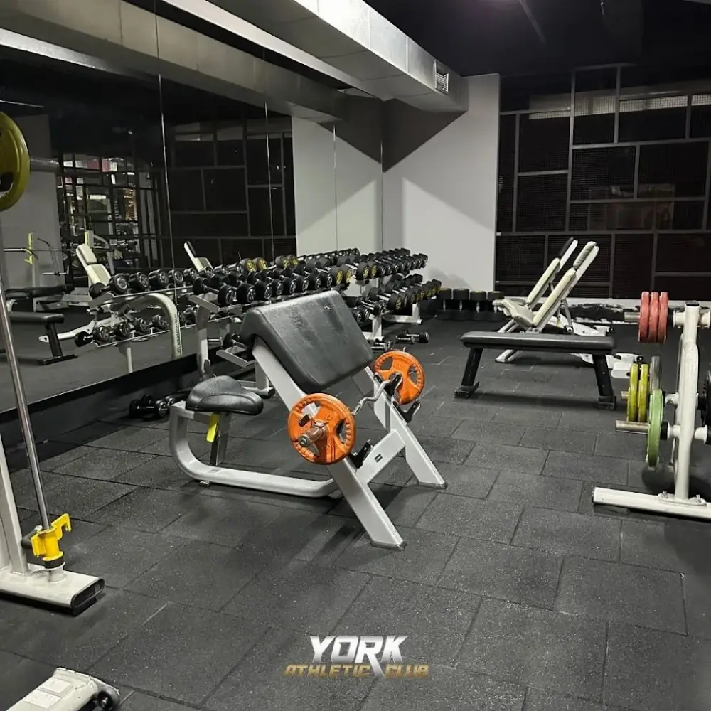 York Athletic Club — Yüzme Havuzları, Bağcılar · fotoğraf 2