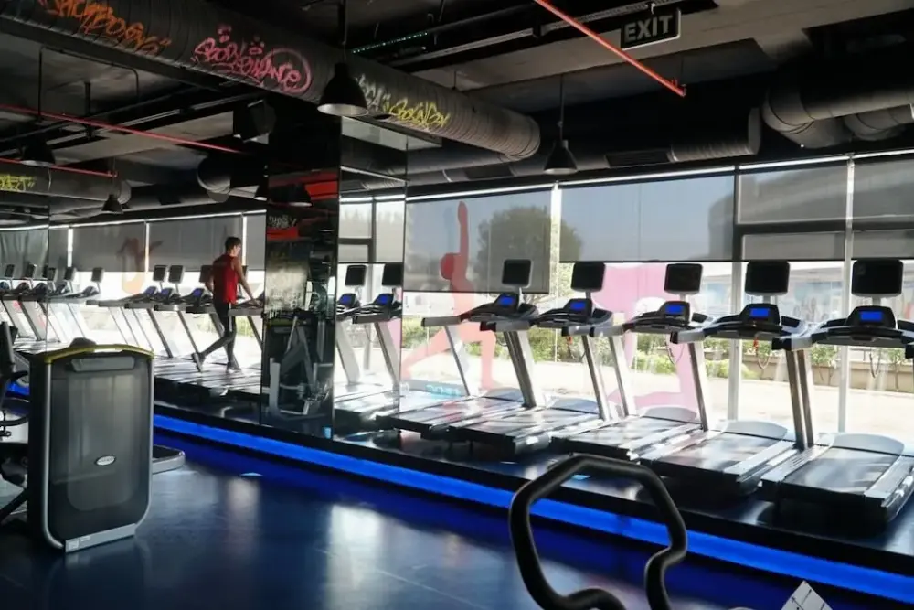York Athletic Club — Yüzme Havuzları, Bağcılar · fotoğraf 3