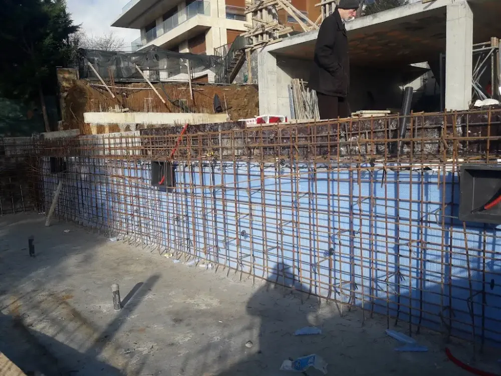 Yüzme havuzu — Yüzme Havuzları, Bağcılar · fotoğraf 4