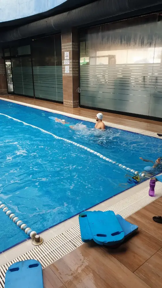 Akademi Yüzme Okulu — Yüzme Havuzları, Bahçelievler · fotoğraf 3
