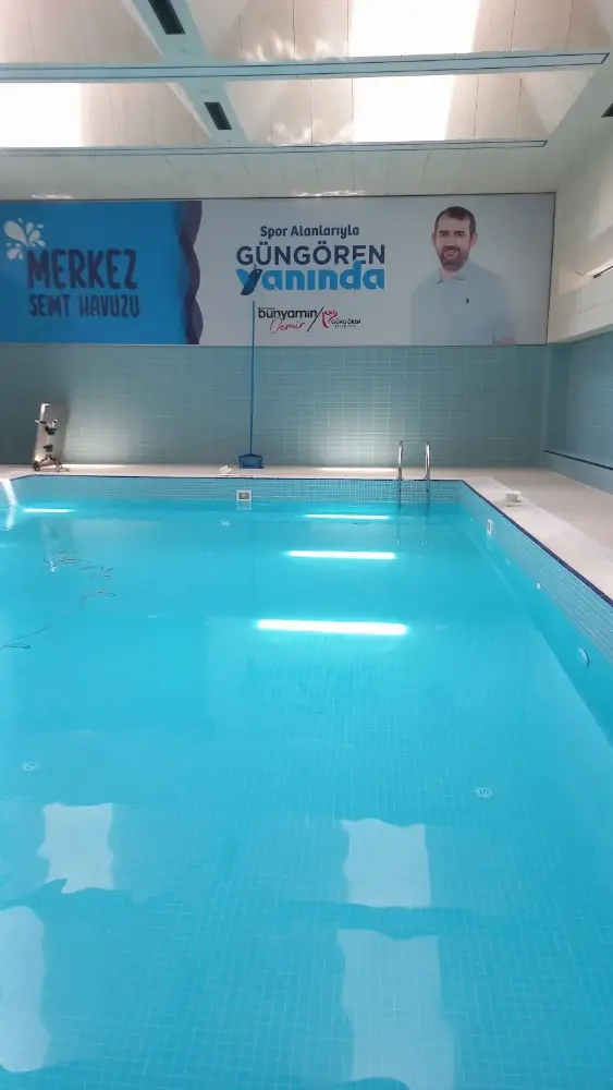 Merkez Semt Havuzu — Yüzme Havuzları, Güngören · fotoğraf 2