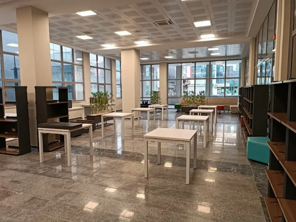 GSB BAĞCILAR GENÇLİK MERKEZİ — Yüzme Havuzları, Bağcılar · fotoğraf 4