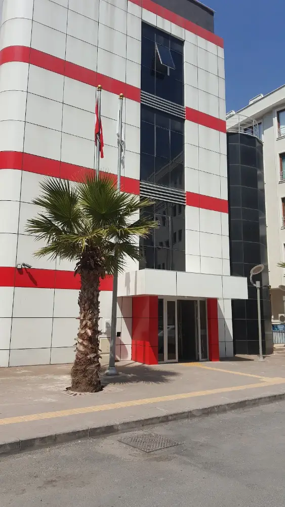 Cumhuriyet Semt Havuzu — Yüzme Havuzları, Bahçelievler · fotoğraf 2