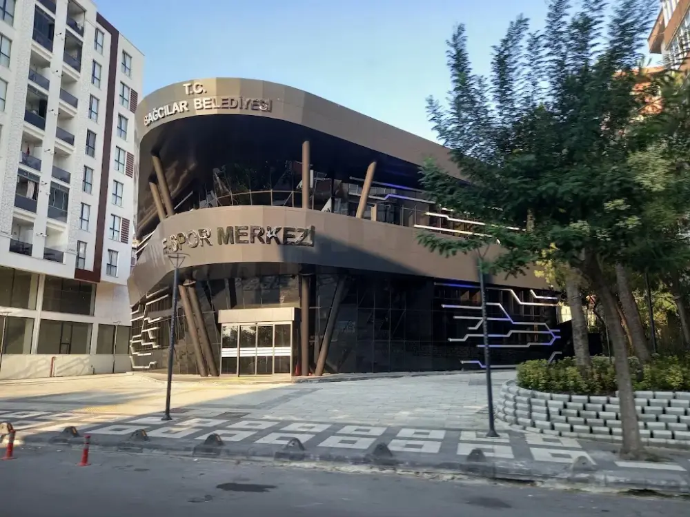 Bağcılar E-Spor Merkezi — Yüzme Havuzları, Bağcılar · fotoğraf 4