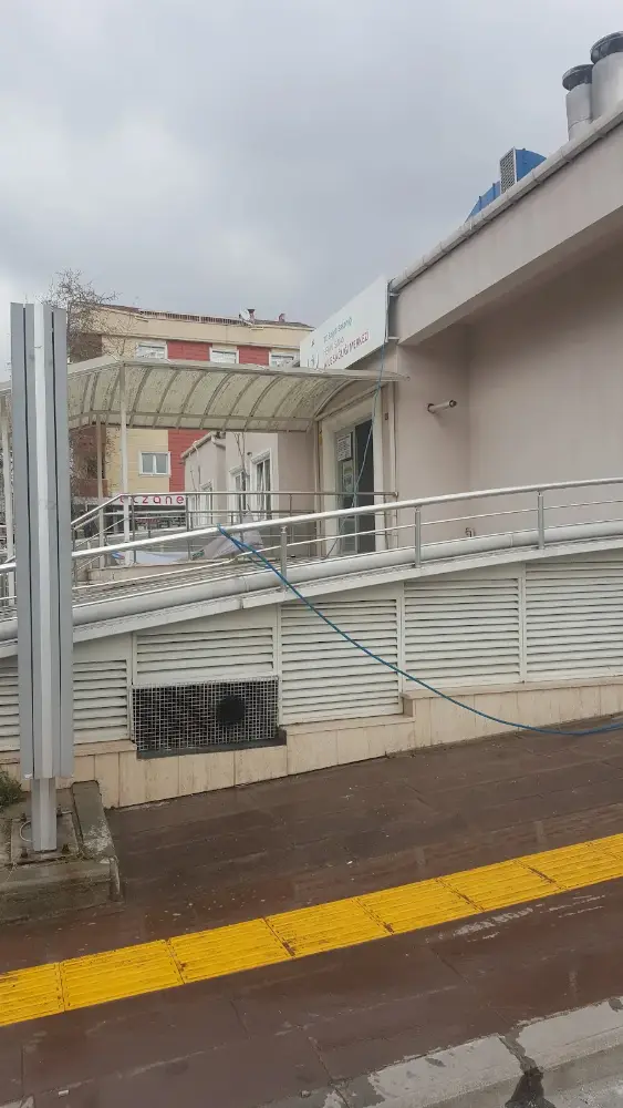 Fevzi Şeker Spor Kompleksi — Yüzme Havuzları, Bahçelievler · fotoğraf 2