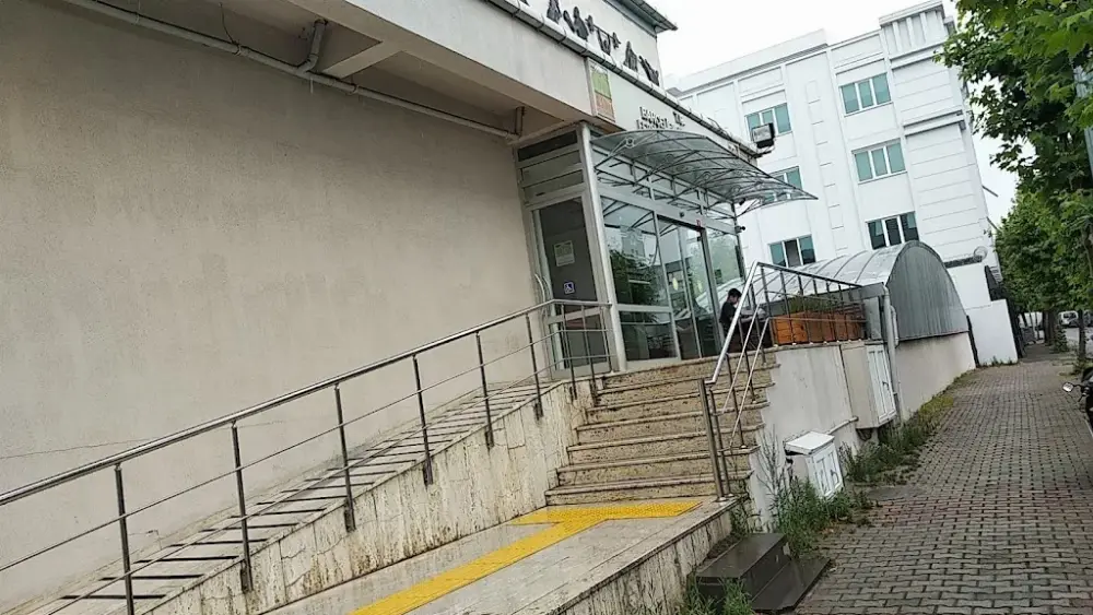 Fevzi Şeker Spor Kompleksi — Yüzme Havuzları, Bahçelievler · fotoğraf 3