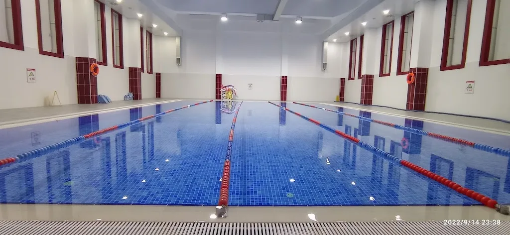 Zafer Semt Havuzu — Yüzme Havuzları, Bahçelievler · fotoğraf 1