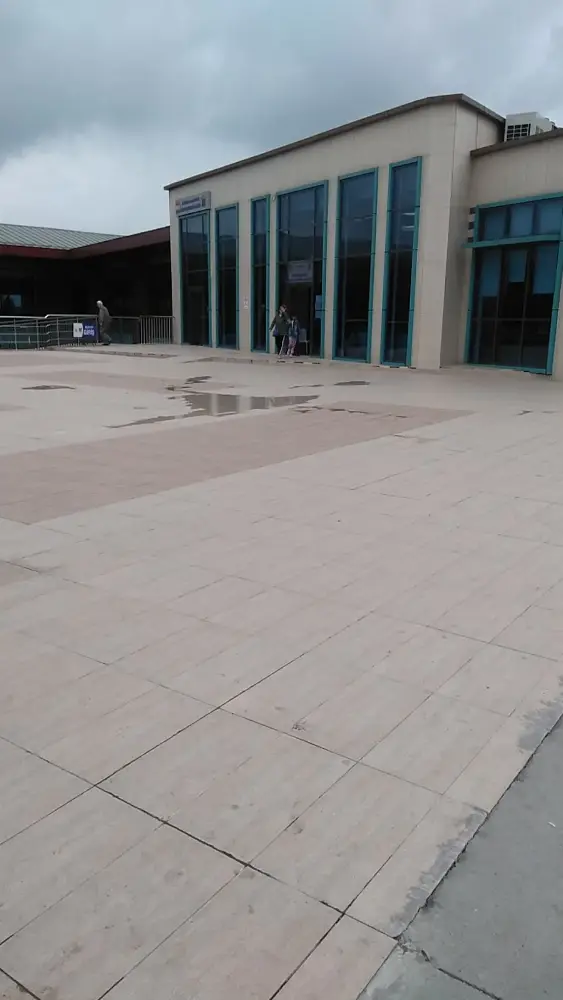 ZEYTİNBURNU BELEDİYESİ MERKEZEFENDİ YÜZME HAVUZ — Yüzme Havuzları, Zeytinburnu · fotoğraf 4