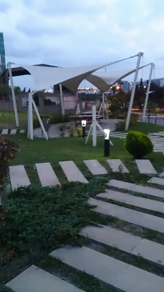 Çobançeşme Spor Kompleksi — Yüzme Havuzları, Bahçelievler · fotoğraf 2