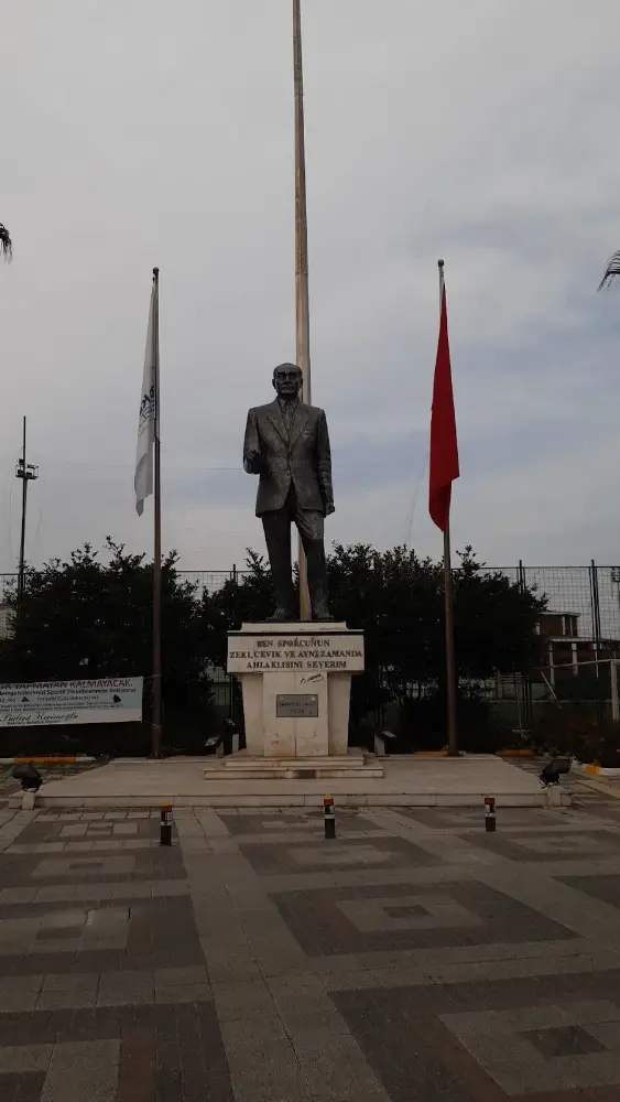 Bakırköy Belediyesi Yaşam Köyü — Yüzme Havuzları, Bakırköy · fotoğraf 2