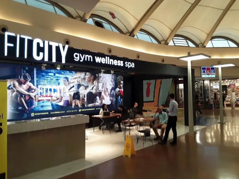 FITCITY GYM WELLNESS SPA BAKIRKÖY — Yüzme Havuzları, Bakırköy · fotoğraf 2