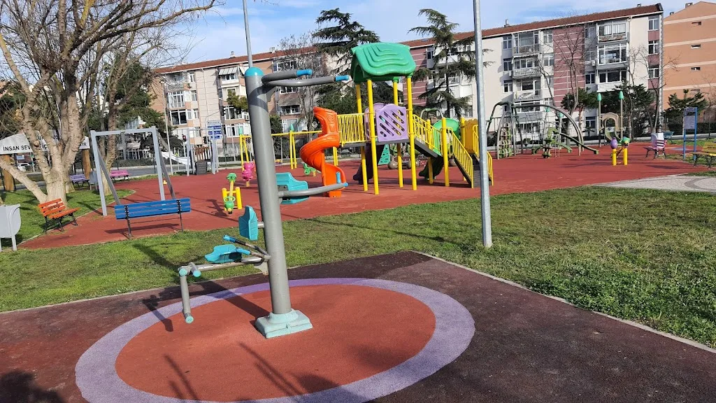 Bakırköy Sanatçılar Parkı ve Spor Kompleksi — Yüzme Havuzları, Bakırköy · fotoğraf 1