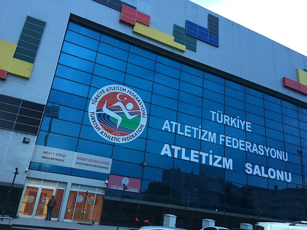 Türkiye Atletizm Federasyonu Atletizm Salonu — Yüzme Havuzları, Bakırköy · fotoğraf 1