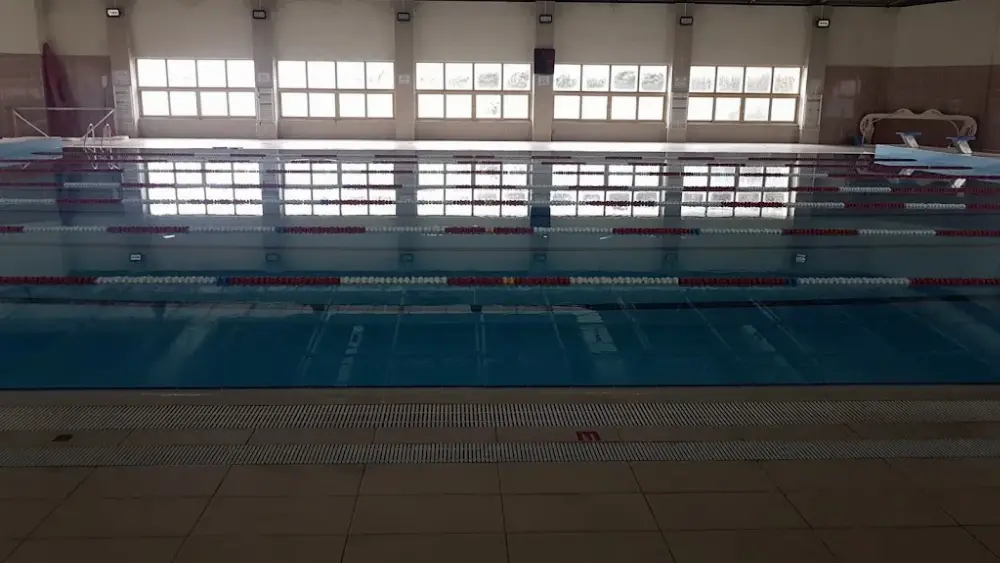 Marmara Üniversitesi Beden Eğitimi ve Spor Yüksek Okulu Yüzme Havuzu — Yüzme Havuzları, Beykoz · fotoğraf 3