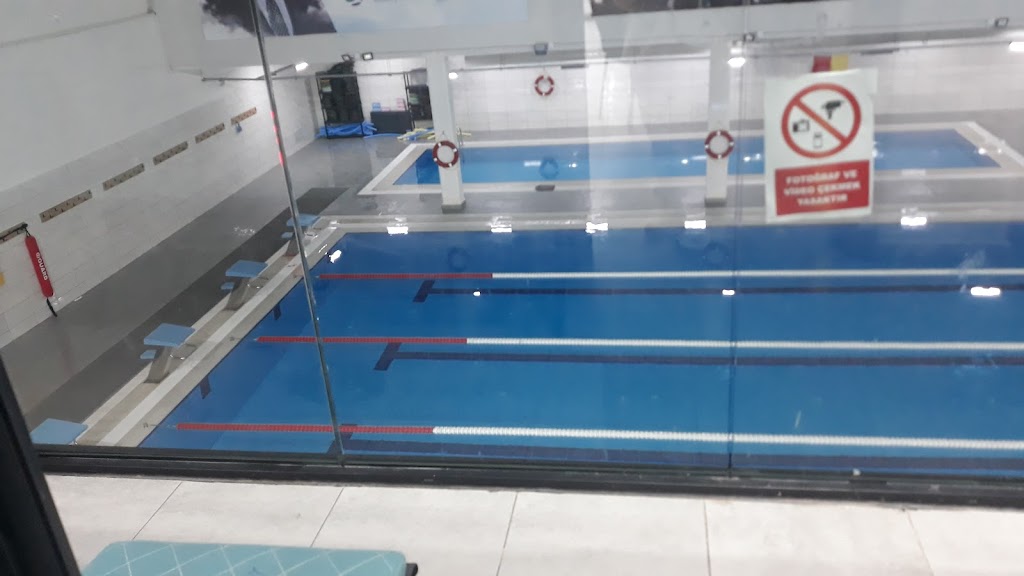 Beykoz Kapalı Yüzme Havuzu
