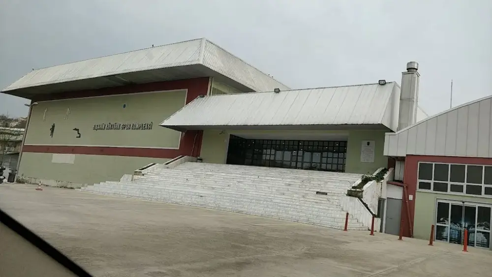 R. Şahin Köktürk Spor Kompleksi — Yüzme Havuzları, Beykoz · fotoğraf 3