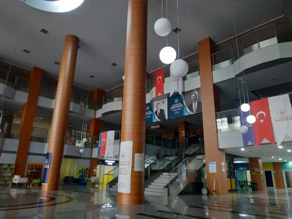Beylikdüzü Spor Kompleksi — Yüzme Havuzları, Beylikdüzü · fotoğraf 3