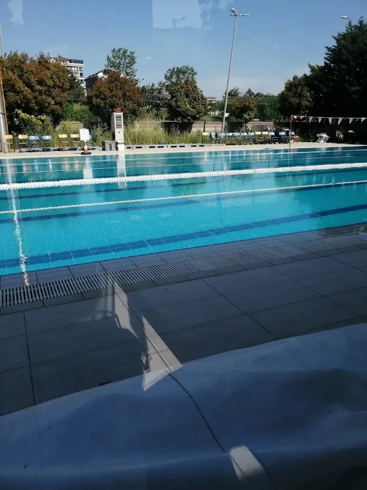 Beylikdüzü Yüzme Kulübü — Yüzme Havuzları, Beylikdüzü · fotoğraf 3