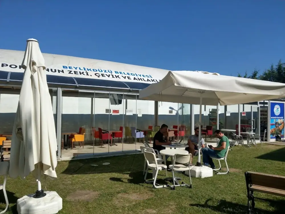 Beylikdüzü Yüzme Kulübü — Yüzme Havuzları, Beylikdüzü · fotoğraf 4
