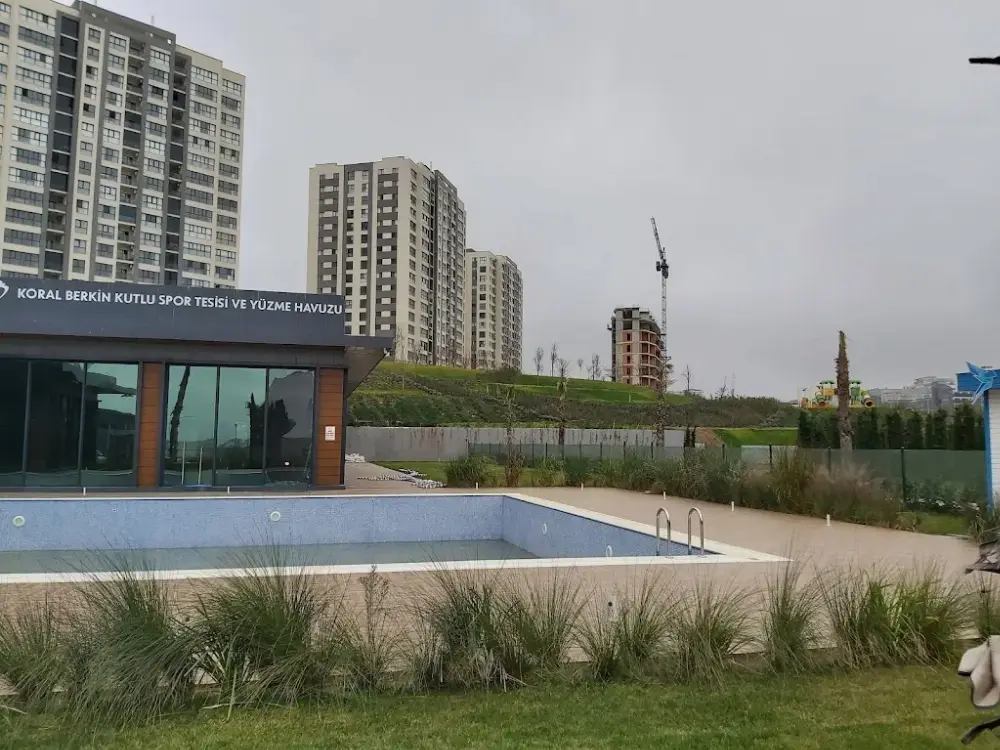 Koral Berkin Kutlu Spor Tesisi ve Yüzme Havuzu — Yüzme Havuzları, Beylikdüzü · fotoğraf 2