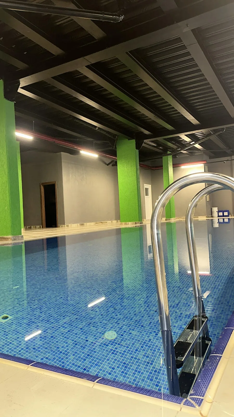 Black Wolf Health Club - Yakuplu, Beylikdüzü Spor Salonu — Yüzme Havuzları, Beylikdüzü · fotoğraf 1