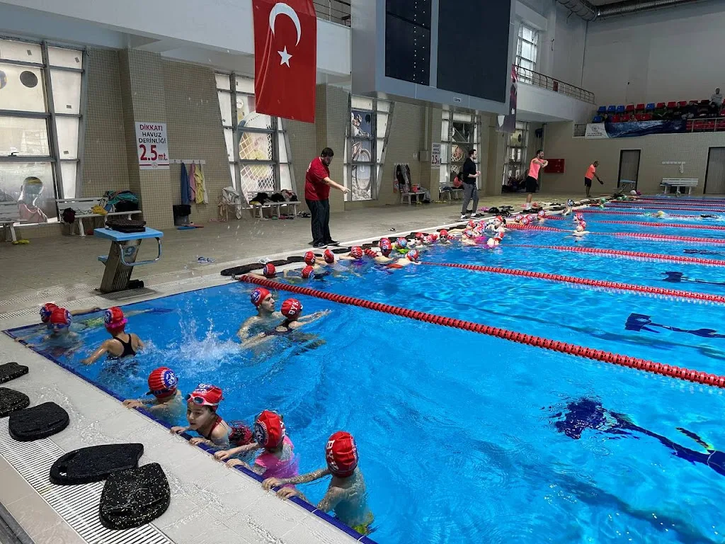 Büyükçekmece Yüzme Spor Kulübü — Yüzme Havuzları, Beylikdüzü · fotoğraf 1