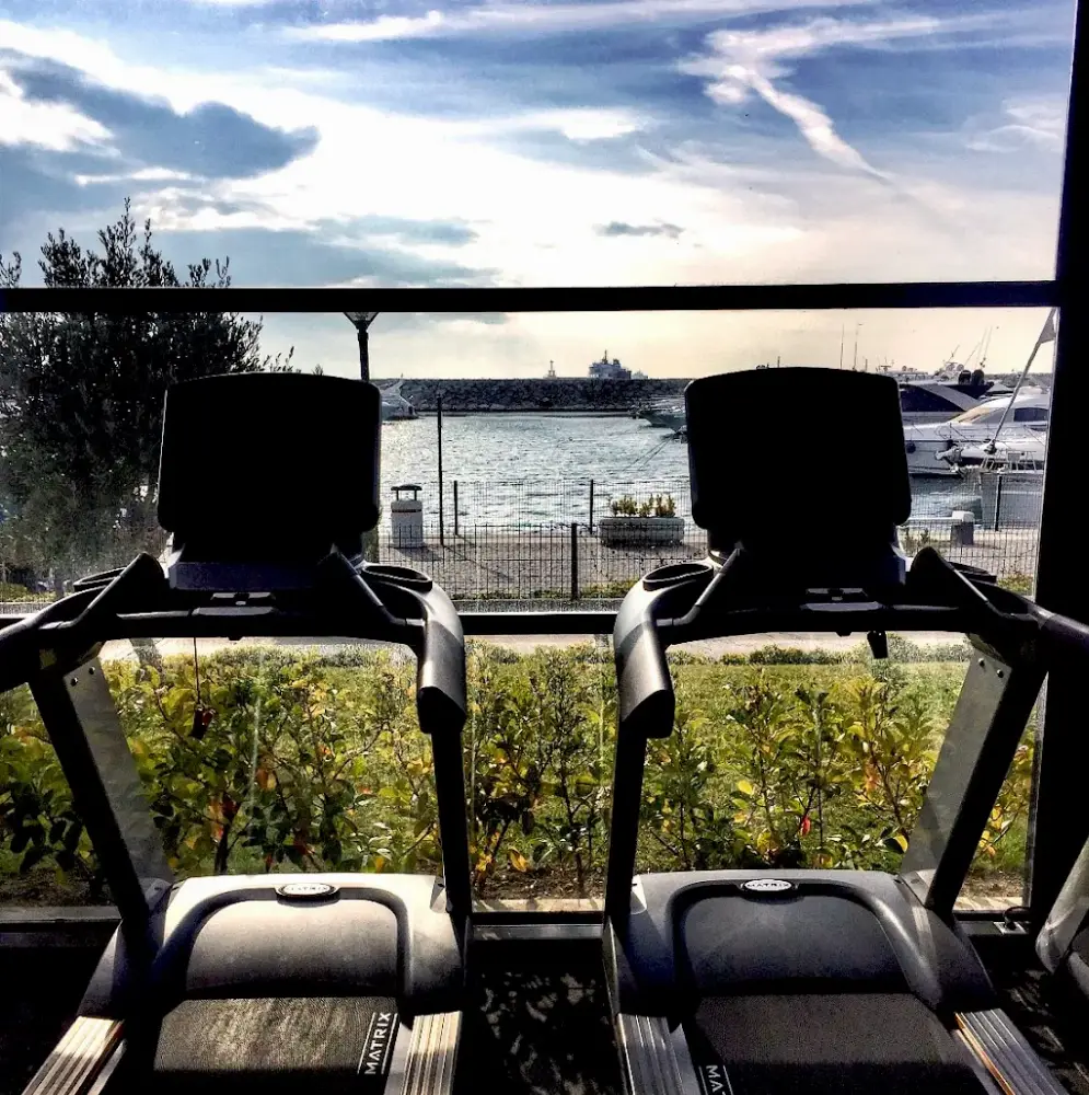 West Life Sports Club — Yüzme Havuzları, Beylikdüzü · fotoğraf 2