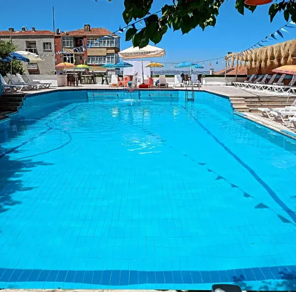 Pool Time Cafe & Yüzme Havuzu — Yüzme Havuzları, Büyükçekmece · fotoğraf 3