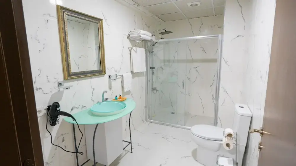 Gardan Hotel Beylikdüzü — Yüzme Havuzları, Beylikdüzü · fotoğraf 4