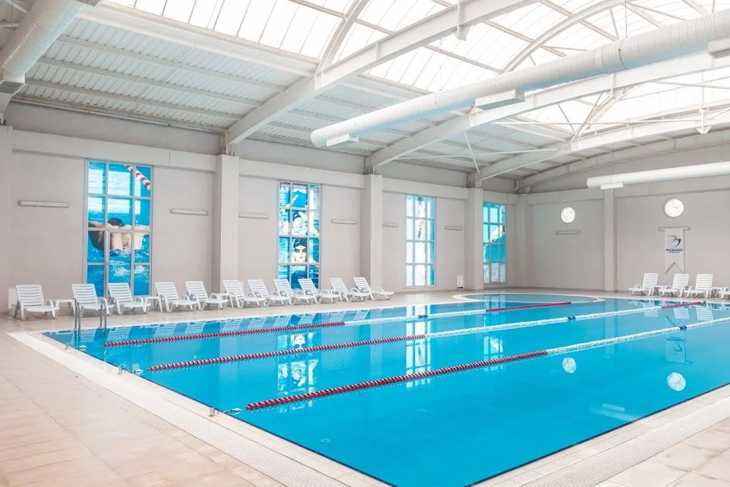 Beylikdüzü Kapalı Havuz ve Spor Merkezi — Yüzme Havuzları, Beylikdüzü · fotoğraf 1