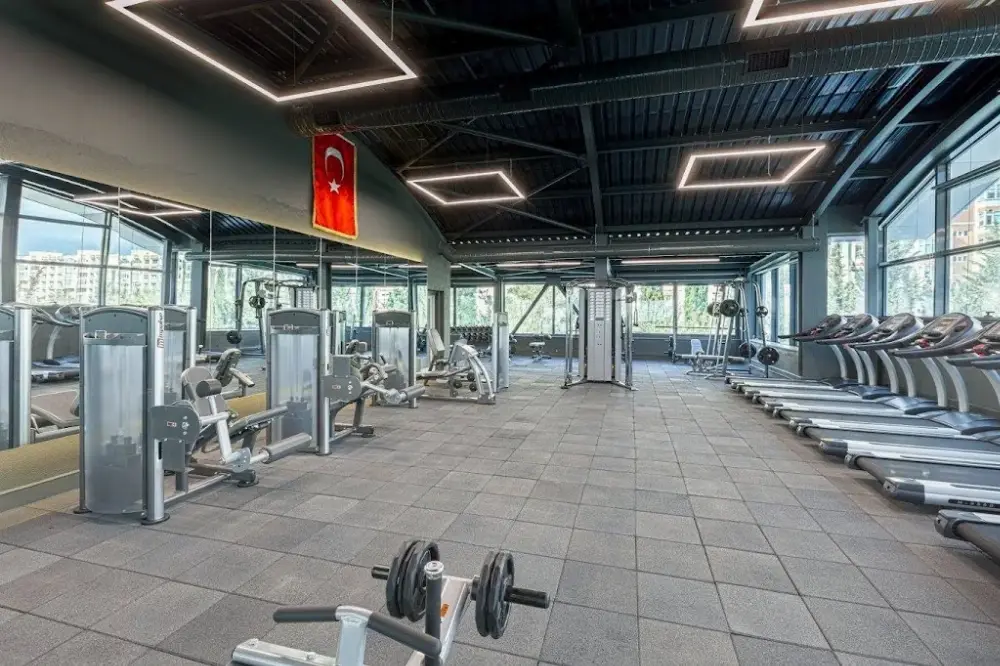 Beylikdüzü Kapalı Havuz ve Spor Merkezi — Yüzme Havuzları, Beylikdüzü · fotoğraf 2