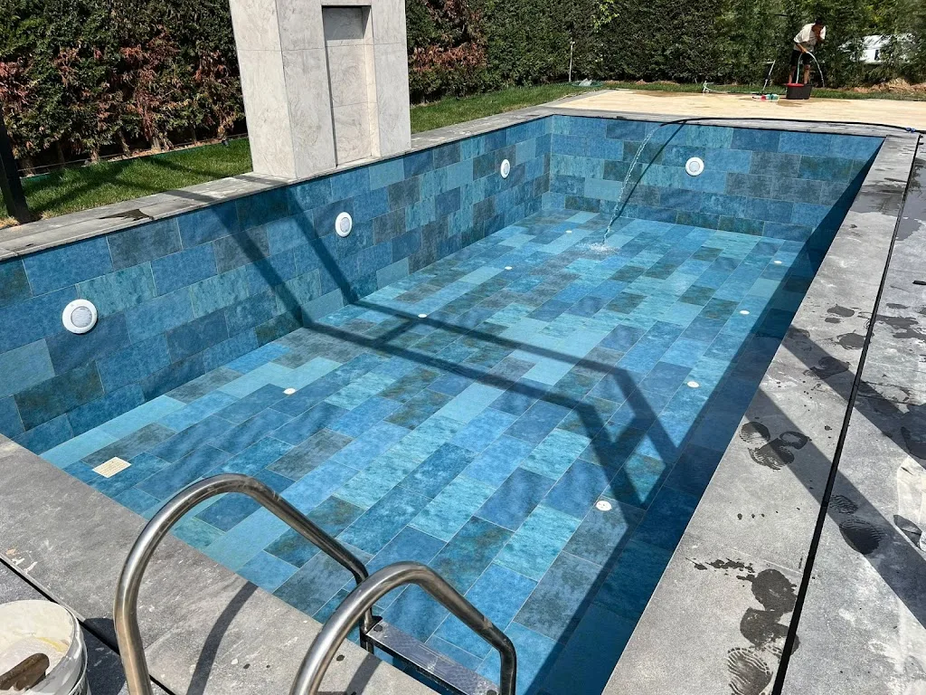 Havuz Yapımı — Yüzme Havuzları, Çatalca · fotoğraf 1