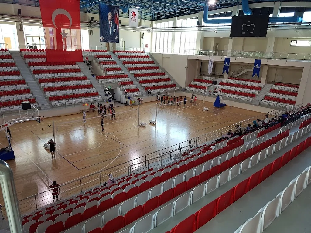 İ.B.B. Çekmeköy Spor Kompleksi — Yüzme Havuzları, Çekmeköy · fotoğraf 1