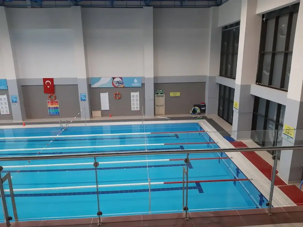 İ.B.B. Çekmeköy Spor Kompleksi — Yüzme Havuzları, Çekmeköy · fotoğraf 2