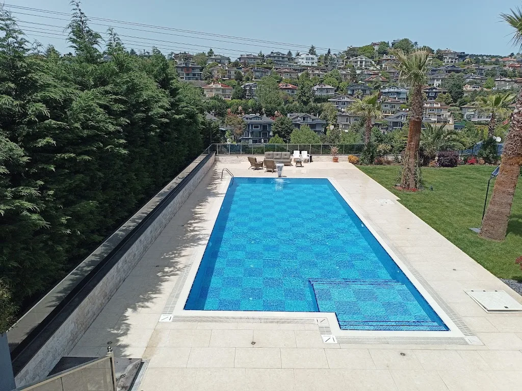 Favori Havuz — Yüzme Havuzları, Çekmeköy · fotoğraf 1