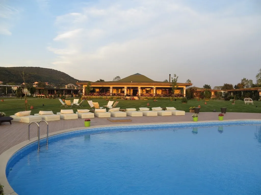 Riva's Club — Yüzme Havuzları, Çekmeköy · fotoğraf 1