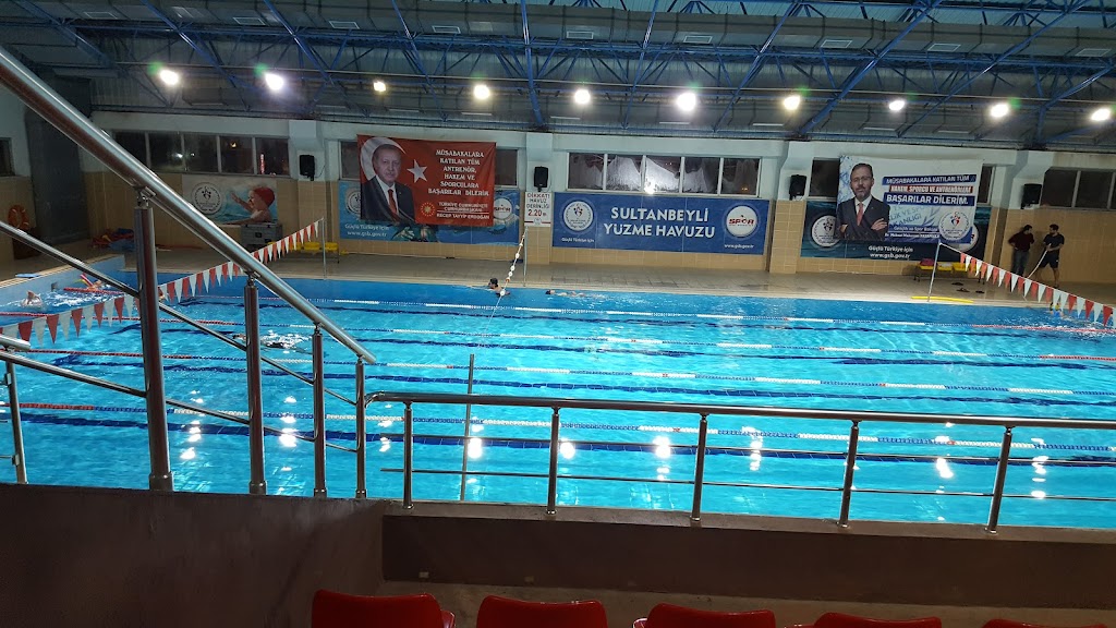 Sultanbeyli Kapalı Yüzme Havuzu