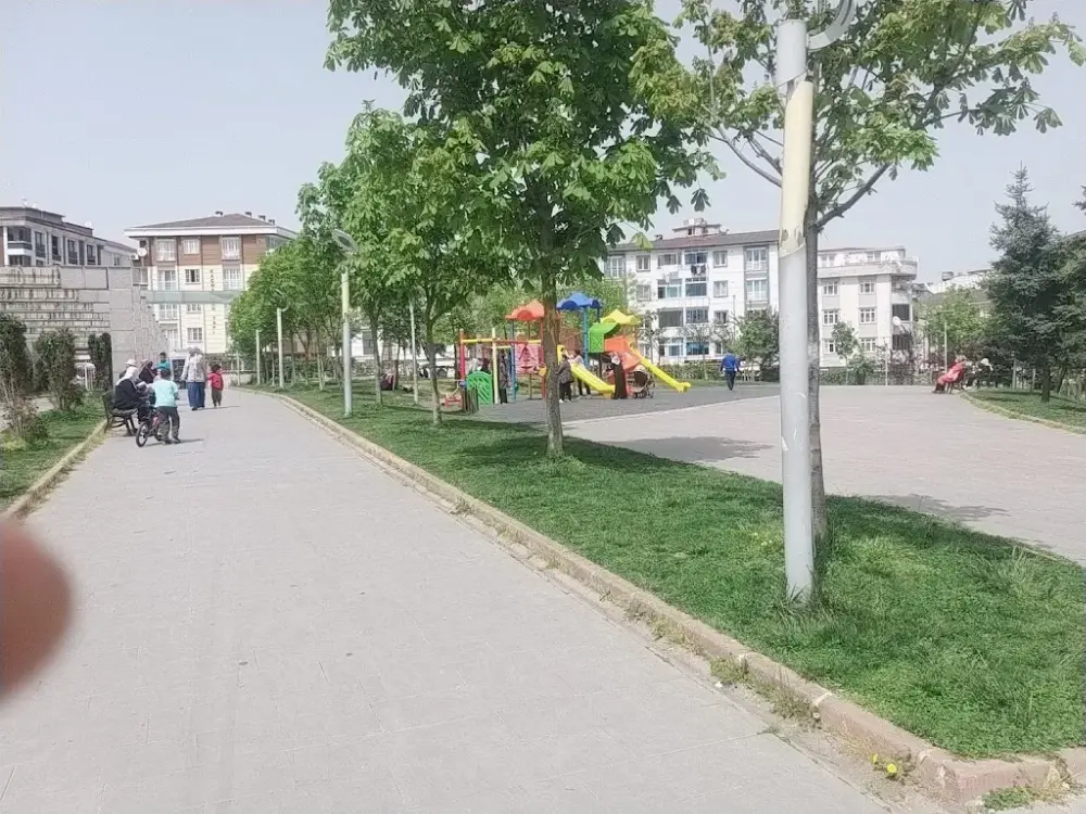 Yenikent Mustafa Akboğa Kapalı Yüzme Havuzu — Yüzme Havuzları, Esenyurt · fotoğraf 3