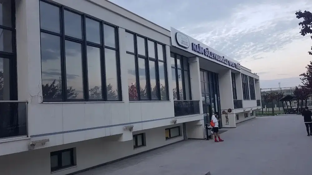Esenyurt Belediyesi Naim Süleymanoğlu Spor Tesisi — Yüzme Havuzları, Esenyurt · fotoğraf 3