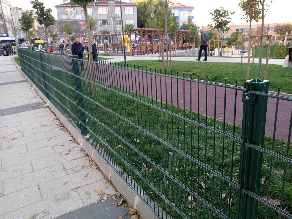 Akşemsettin Kapalı Yüzme Havuzu
