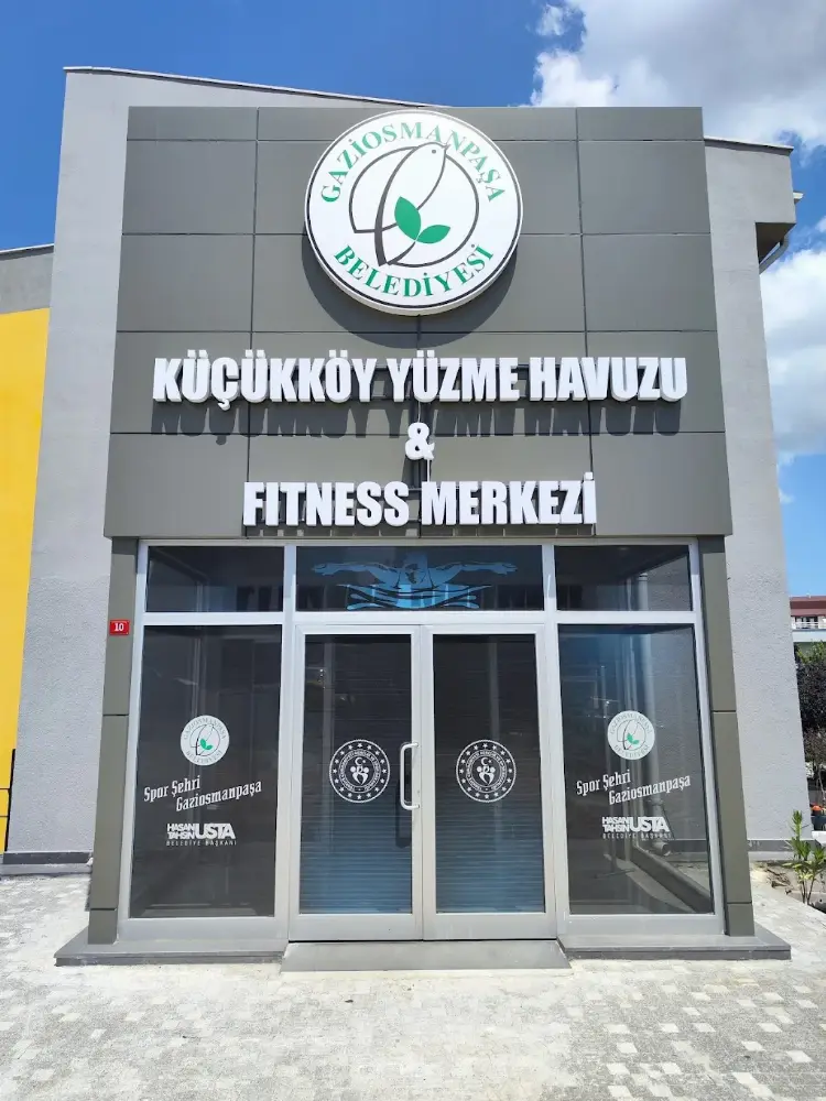 Küçükköy Yüzme Havuzu ve Fitness Merkezi — Yüzme Havuzları, Gaziosmanpaşa · fotoğraf 2