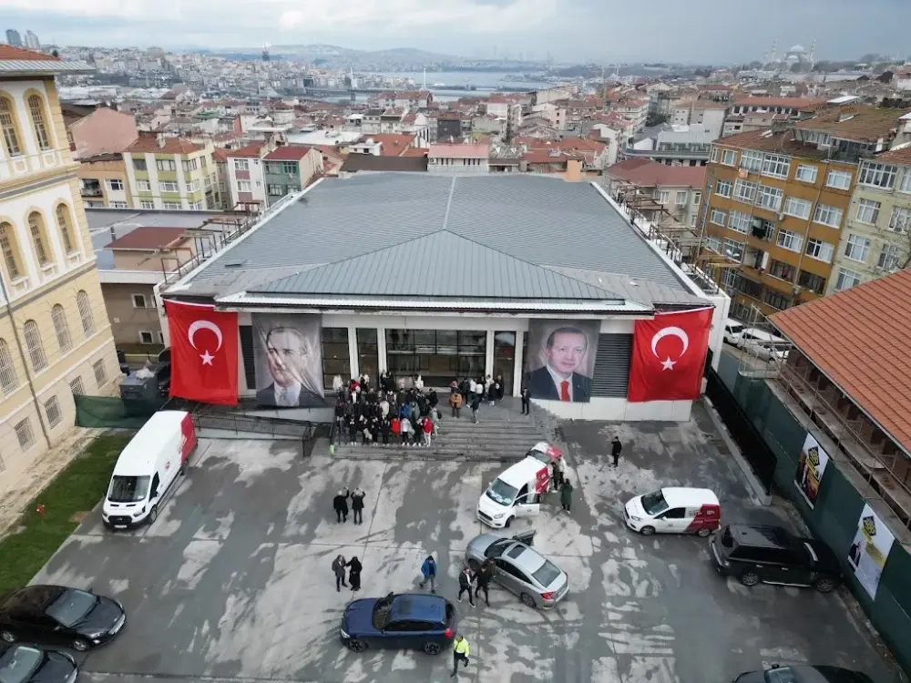 Fatih Sultan Mehmet Kültür ve Spor Merkezi — Yüzme Havuzları, Fatih · fotoğraf 2