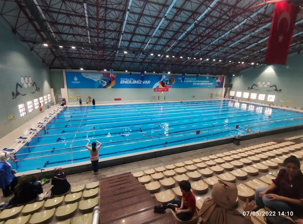 İBB Fatih Spor Kompleksi — Yüzme Havuzları, Fatih · fotoğraf 1
