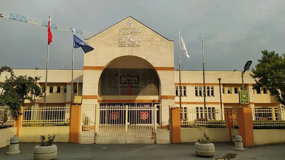 İBB Fatih Spor Kompleksi — Yüzme Havuzları, Fatih · fotoğraf 3