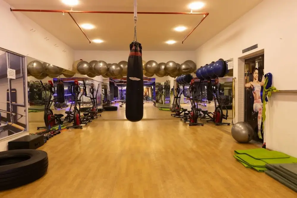 Rox Fitness & Swimming pool — Yüzme Havuzları, Güngören · fotoğraf 3