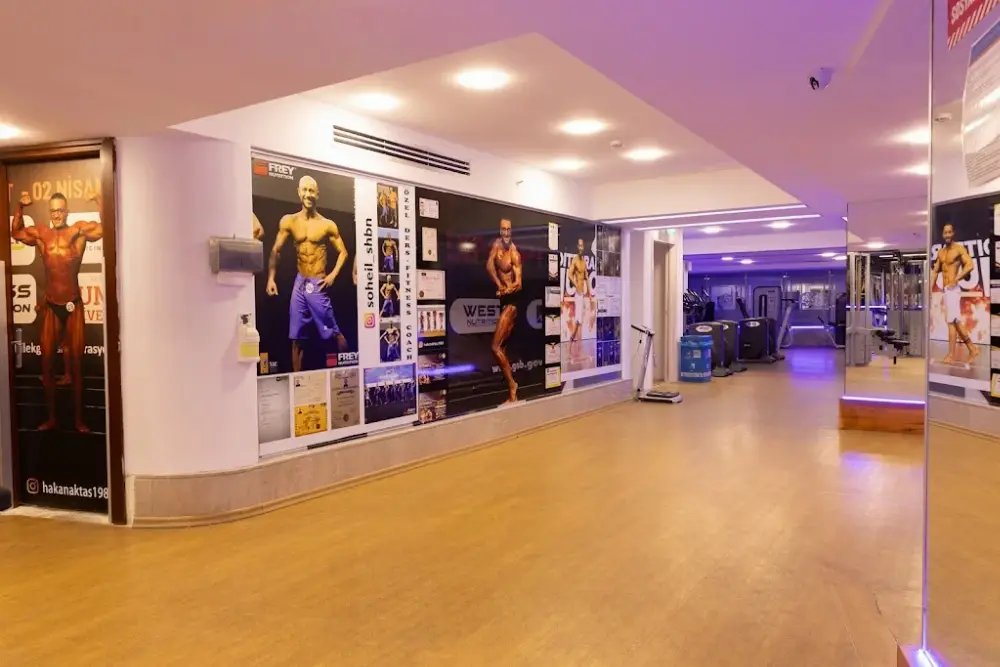 Rox Fitness & Swimming pool — Yüzme Havuzları, Güngören · fotoğraf 4