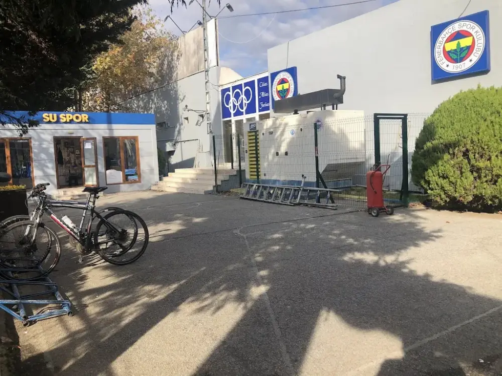 Fenerbahçe Spor Kulübü Vefa Küçük Yuzme Havuzu — Yüzme Havuzları, Kadıköy · fotoğraf 2
