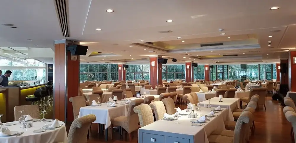 Büyük Kulüp Derneği — Yüzme Havuzları, Kadıköy · fotoğraf 3